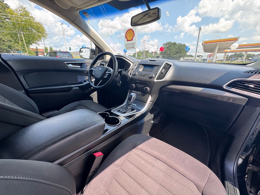 2016 Ford Edge Image 18