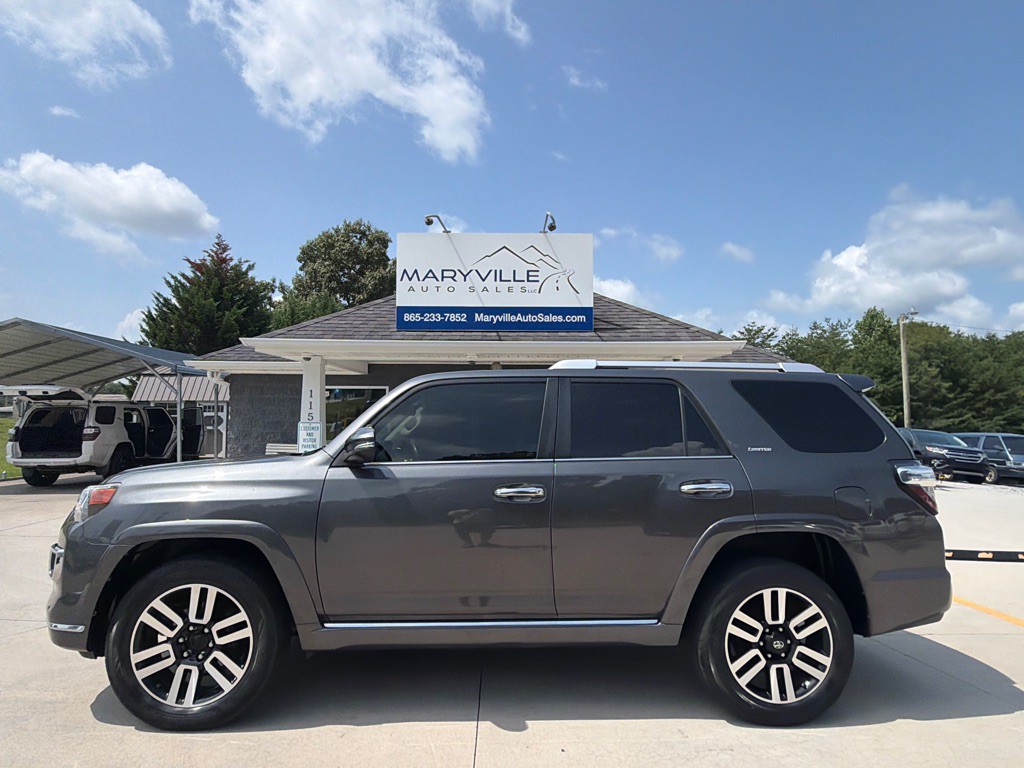 2018 Toyota 4Runner Image 2