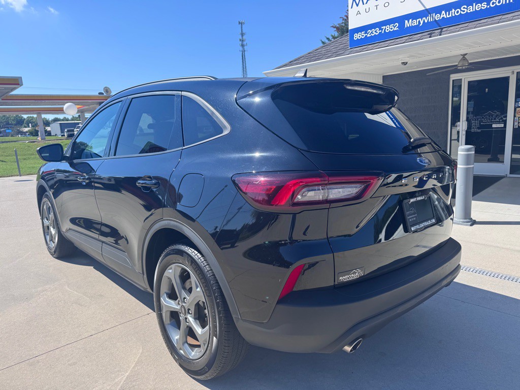 2025 Ford Escape Image 3
