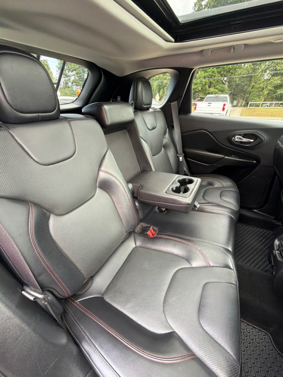 2019 Jeep Cherokee Image 15
