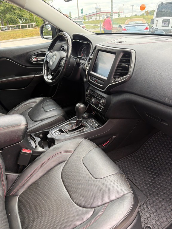 2019 Jeep Cherokee Image 18