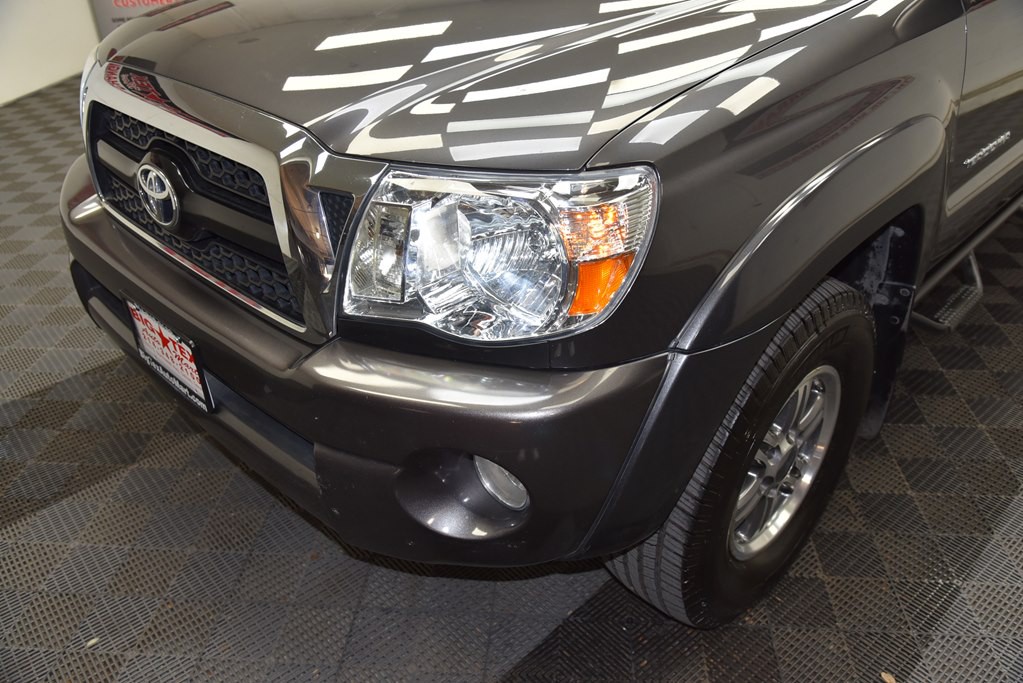 2011 Toyota Tacoma Image 10