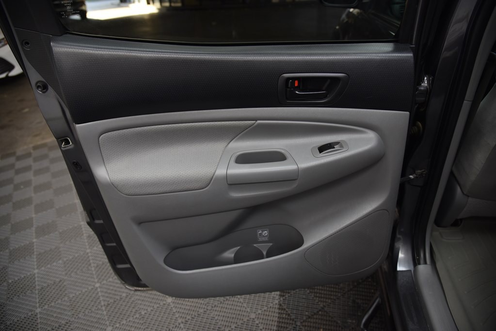 2011 Toyota Tacoma Image 19