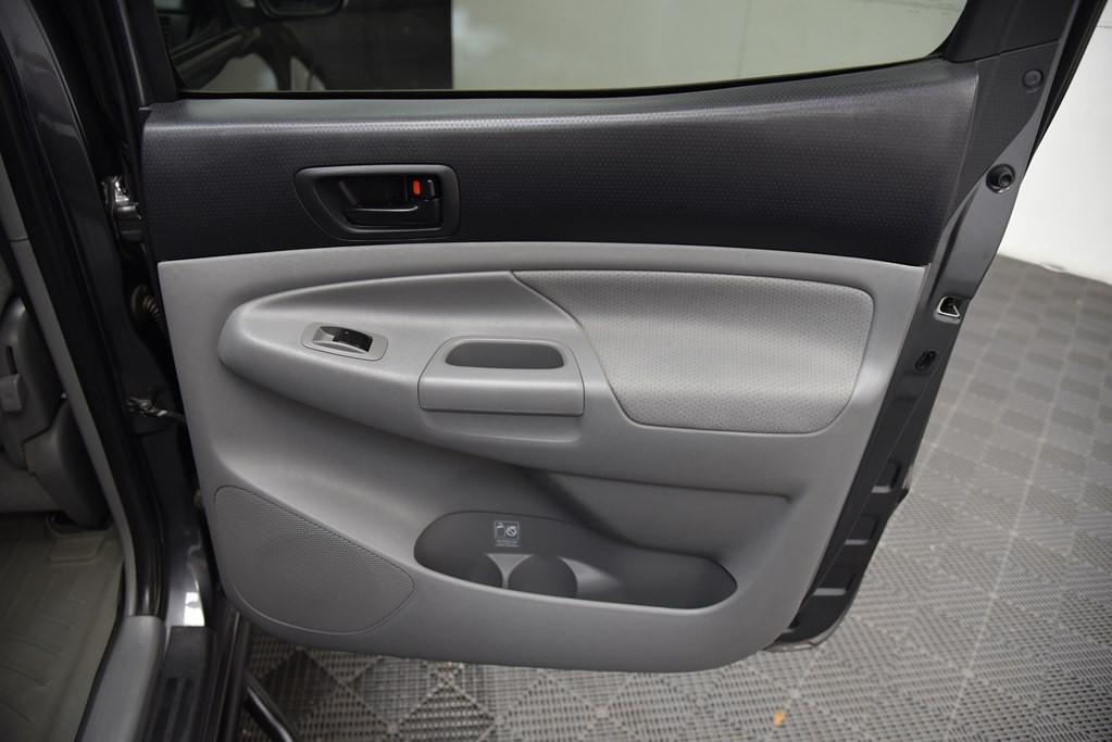 2011 Toyota Tacoma Image 22