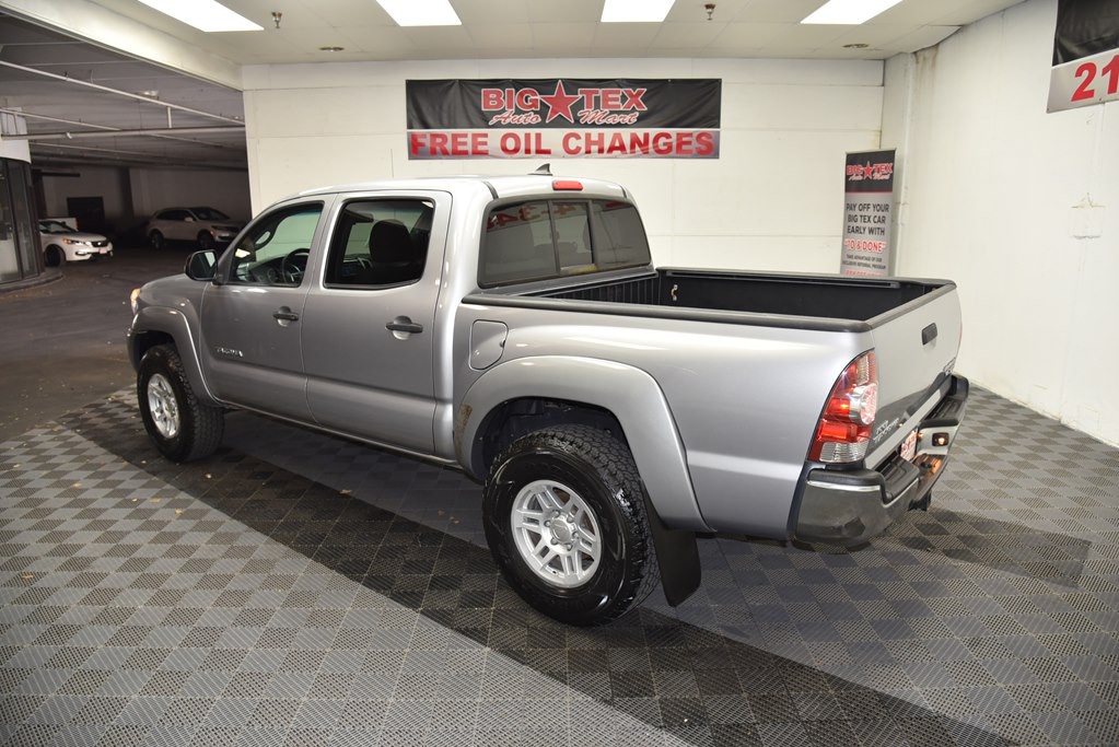 2015 Toyota Tacoma Image 3