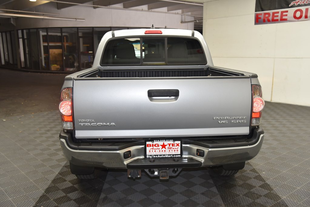 2015 Toyota Tacoma Image 4