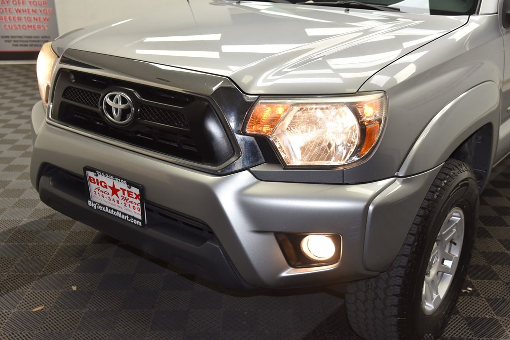 2015 Toyota Tacoma Image 10
