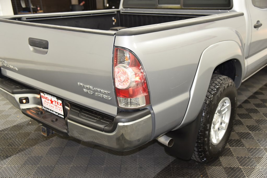 2015 Toyota Tacoma Image 13