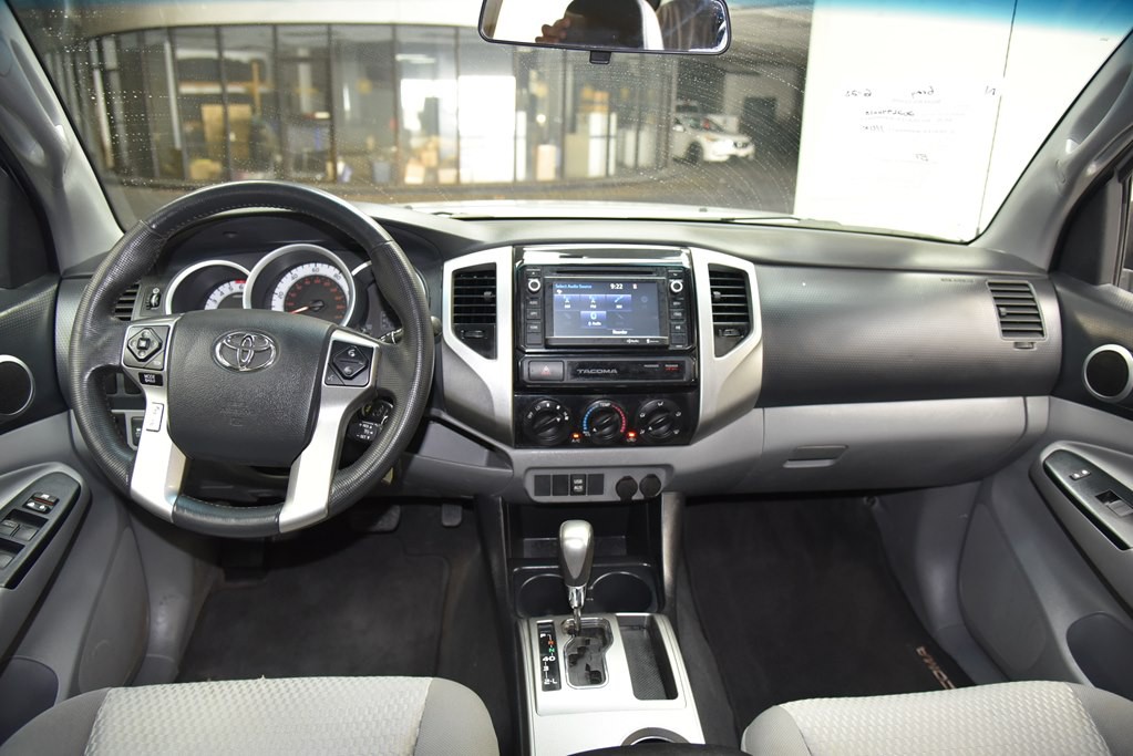 2015 Toyota Tacoma Image 19