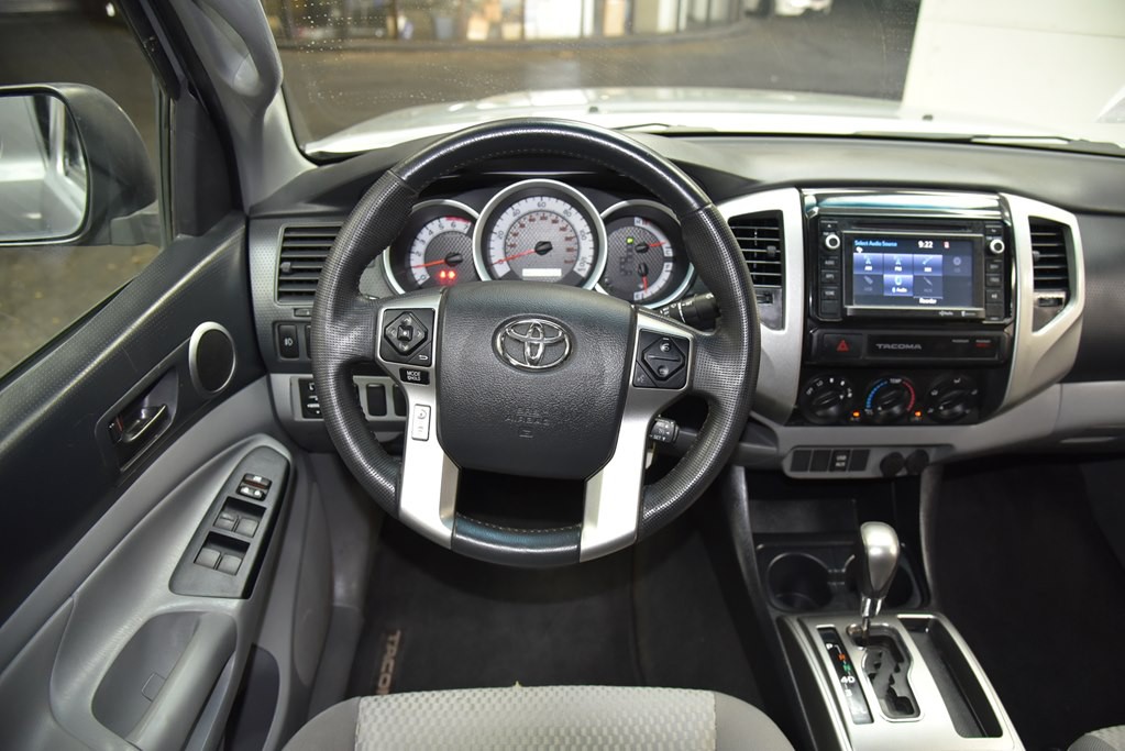 2015 Toyota Tacoma Image 20