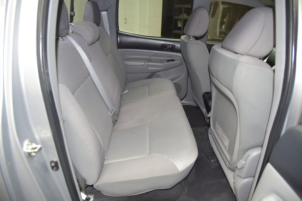 2015 Toyota Tacoma Image 21