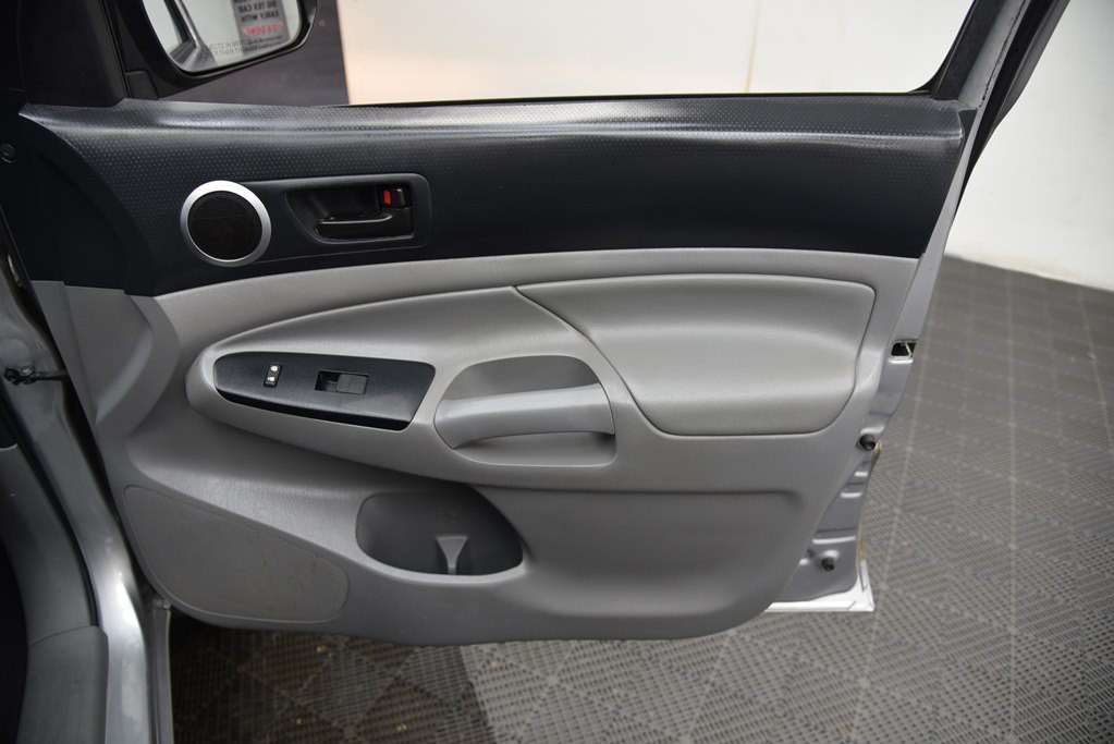 2015 Toyota Tacoma Image 27