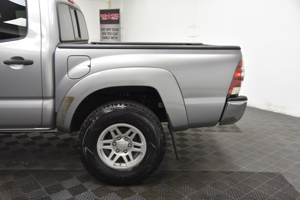 2015 Toyota Tacoma Image 32