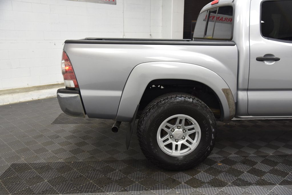2015 Toyota Tacoma Image 33