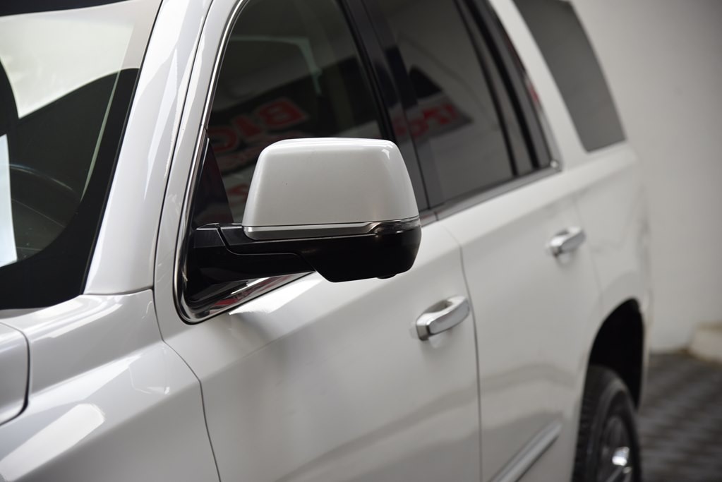 2016 Cadillac Escalade Image 9