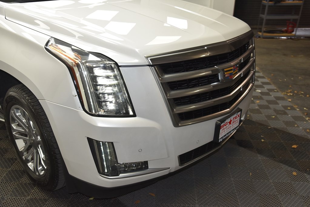 2016 Cadillac Escalade Image 12