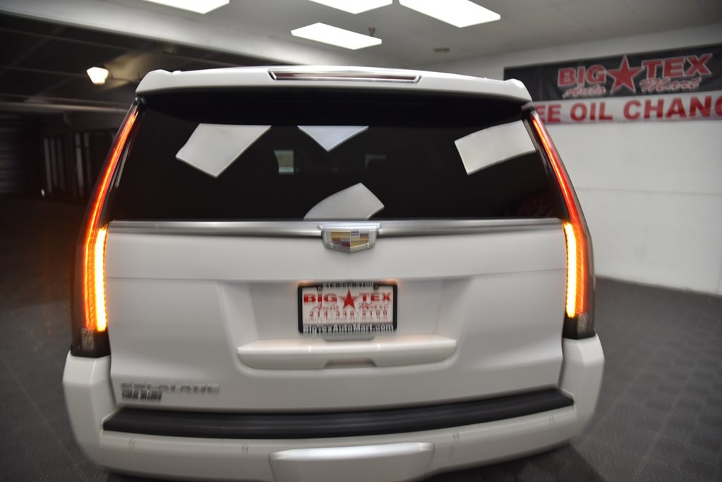 2016 Cadillac Escalade Image 15