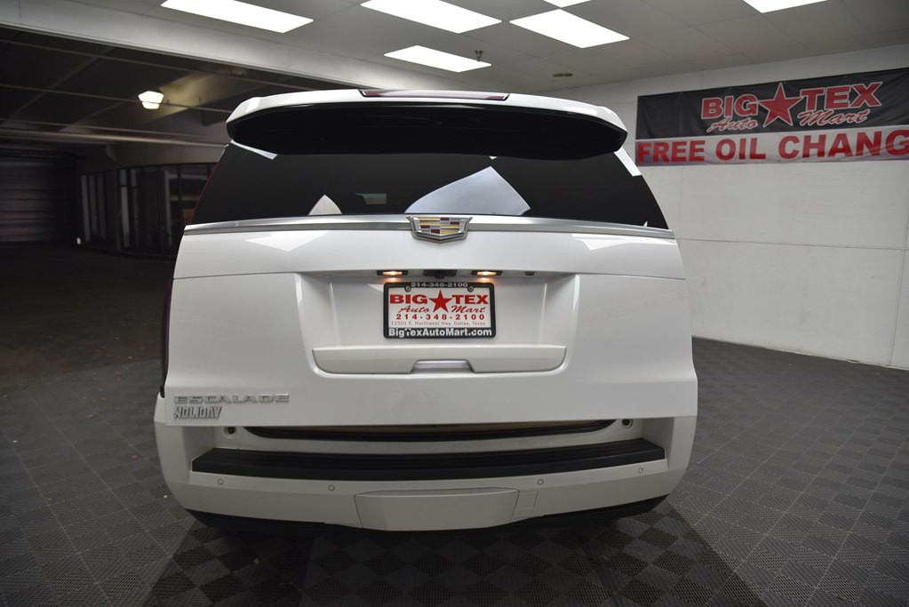 2016 Cadillac Escalade Image 16