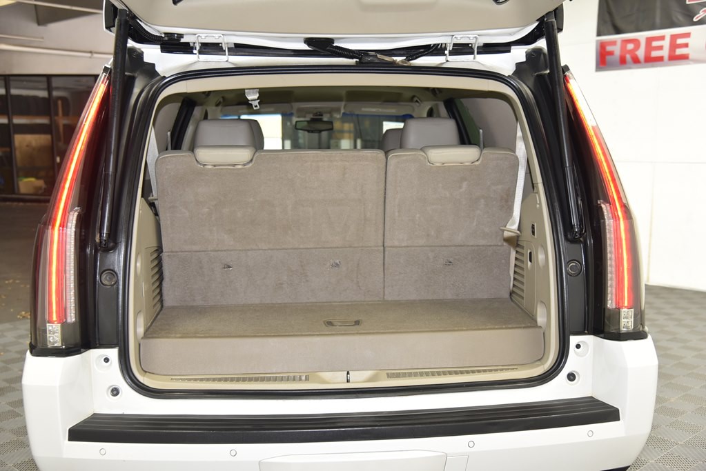 2016 Cadillac Escalade Image 21
