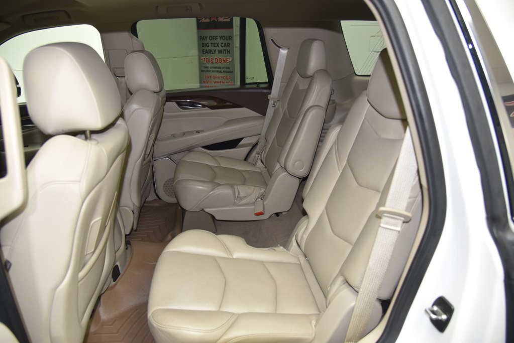 2016 Cadillac Escalade Image 22