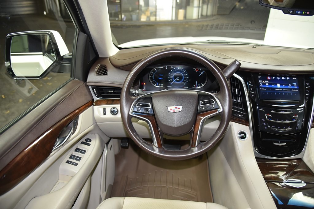 2016 Cadillac Escalade Image 26