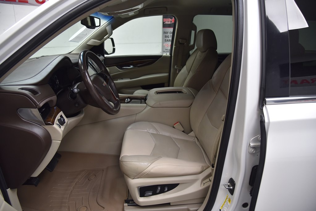 2016 Cadillac Escalade Image 28