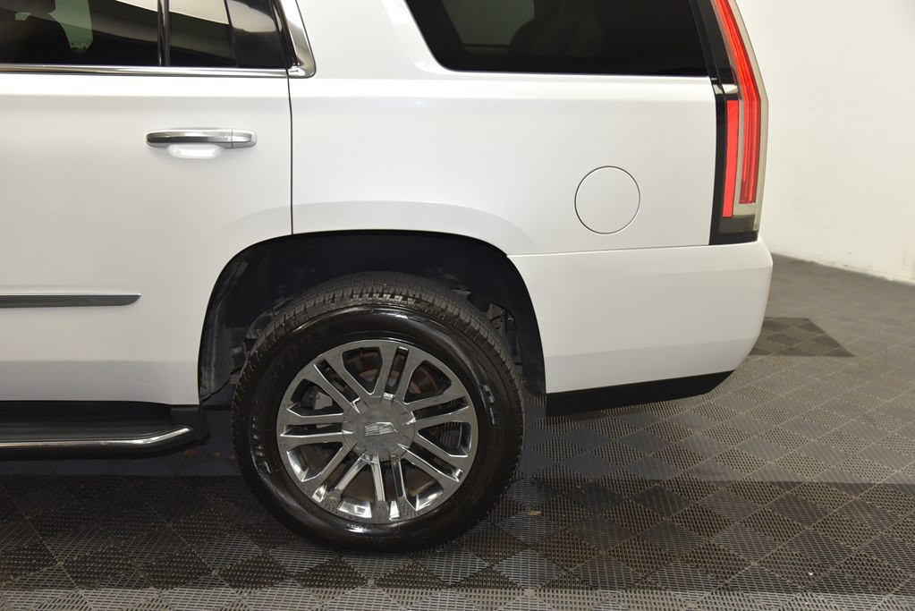2016 Cadillac Escalade Image 38
