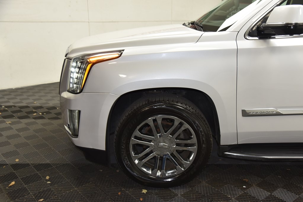 2016 Cadillac Escalade Image 39