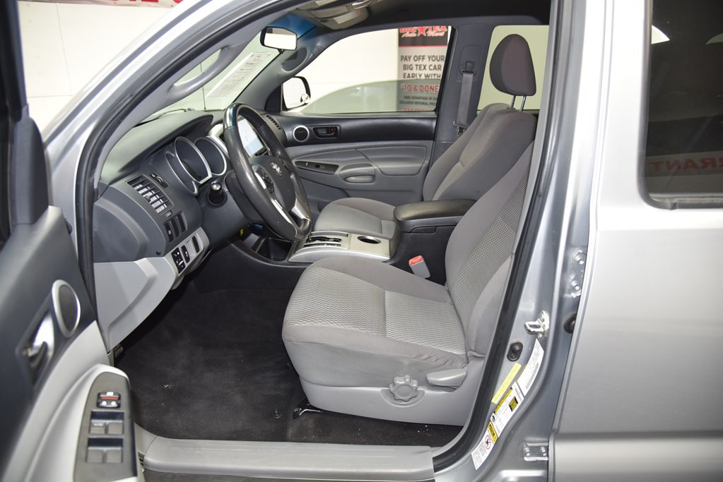 2014 Toyota Tacoma Image 25