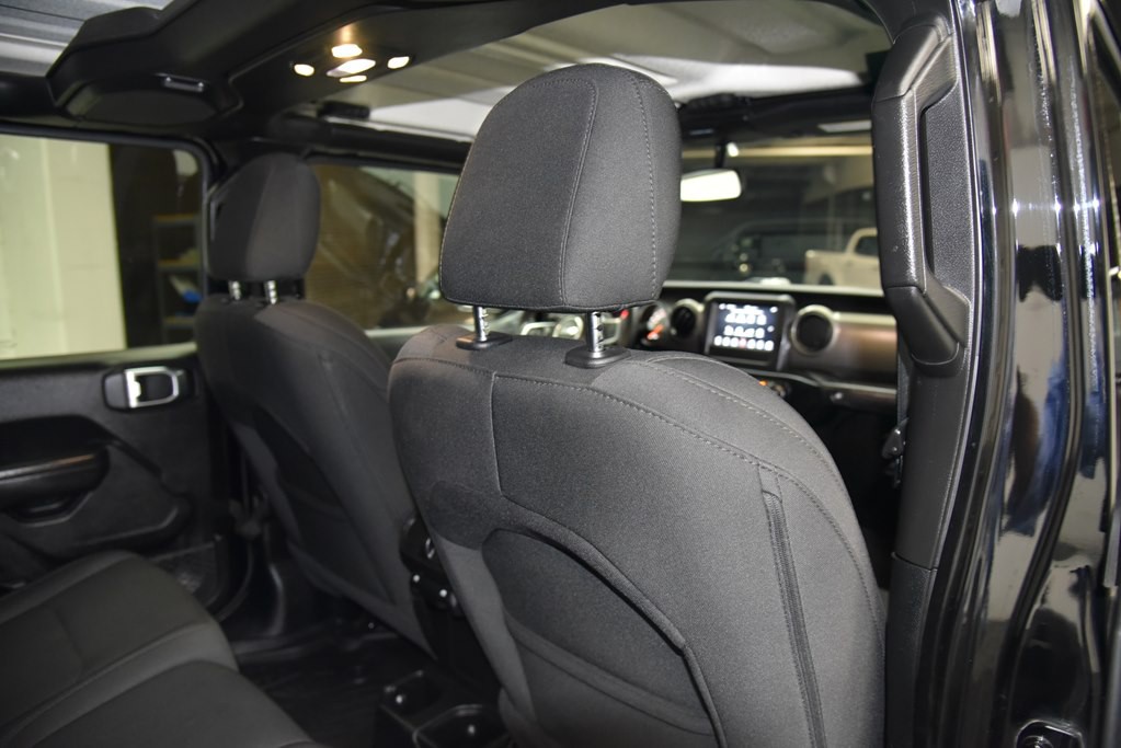 2020 Jeep Gladiator Image 25