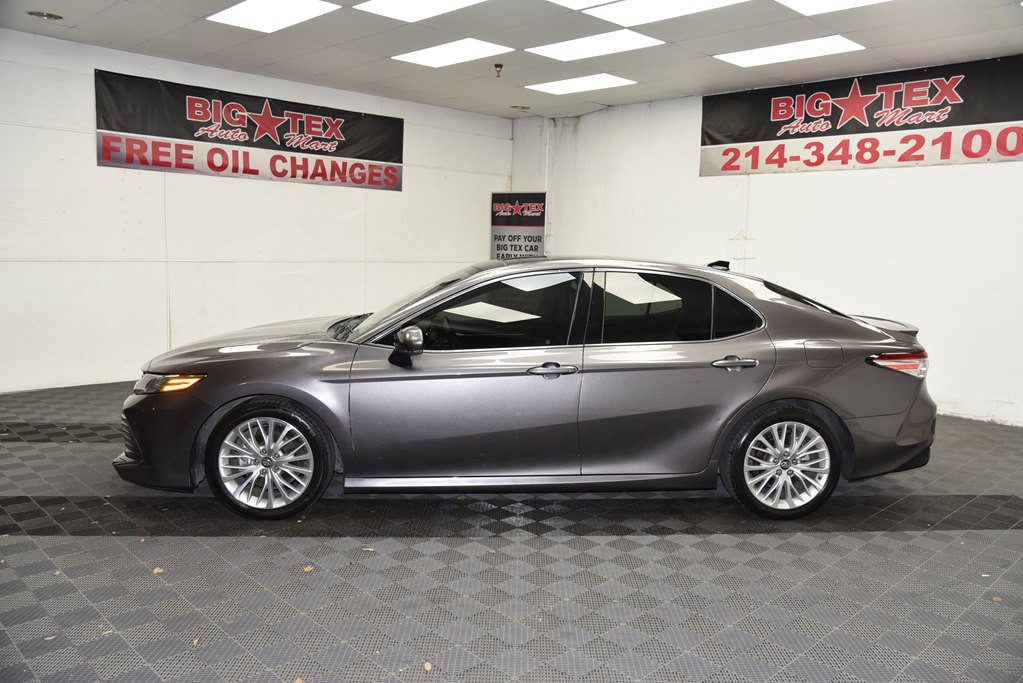 2019 Toyota Camry Image 2