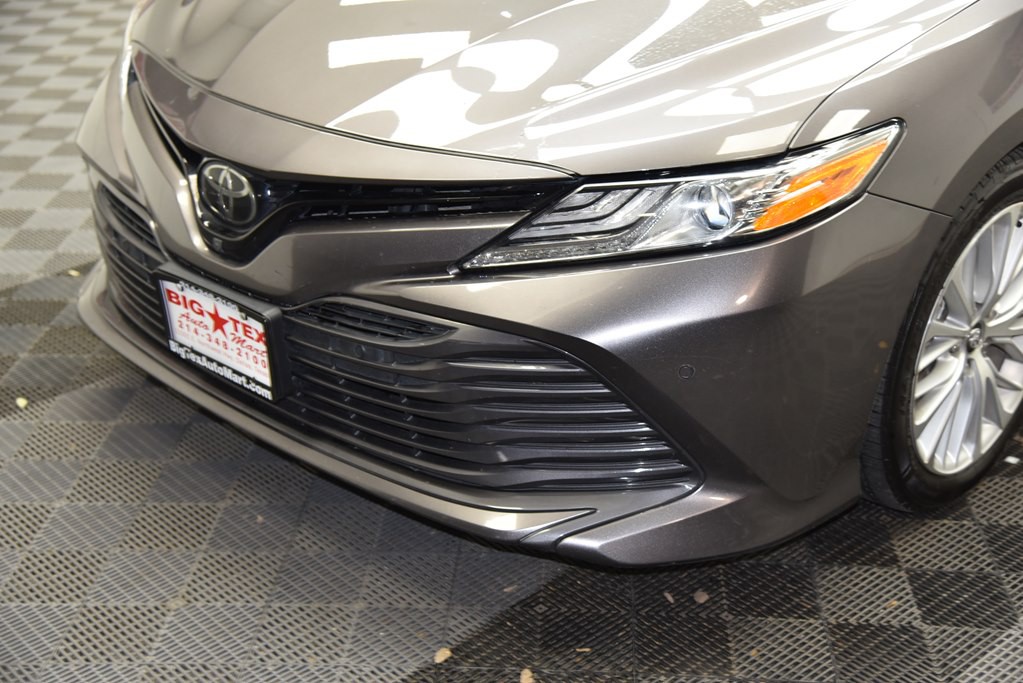 2019 Toyota Camry Image 9