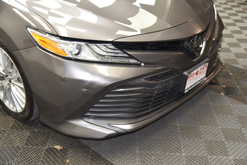 2019 Toyota Camry Image 12