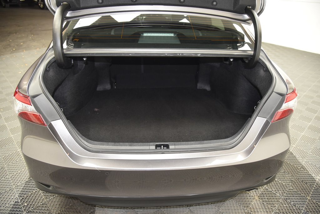 2019 Toyota Camry Image 16