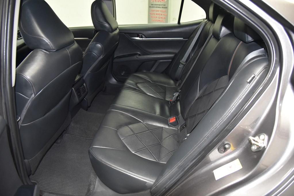 2019 Toyota Camry Image 17