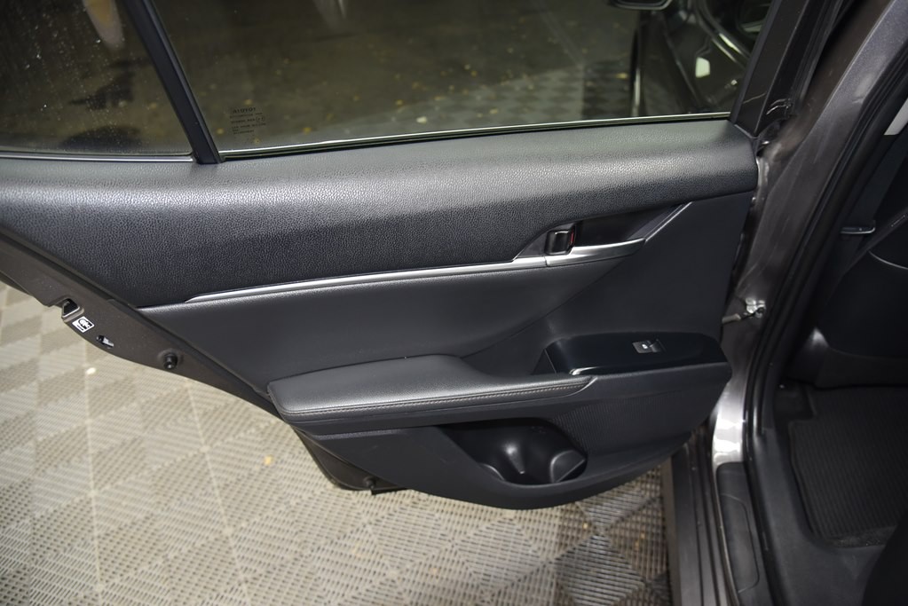 2019 Toyota Camry Image 18