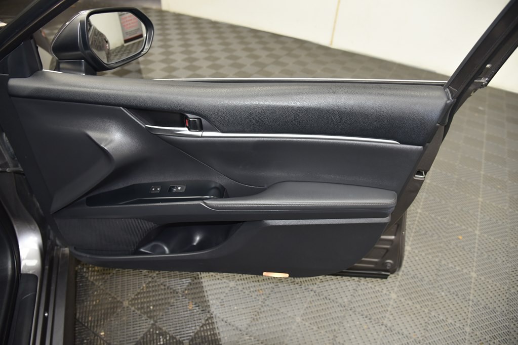 2019 Toyota Camry Image 28