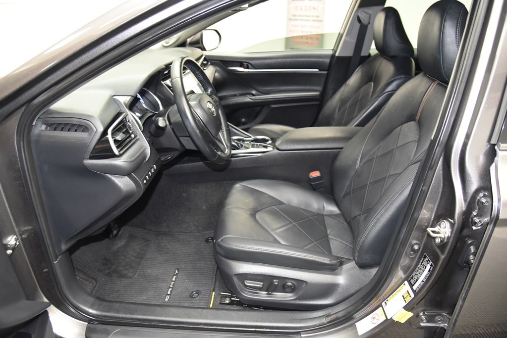 2019 Toyota Camry Image 30