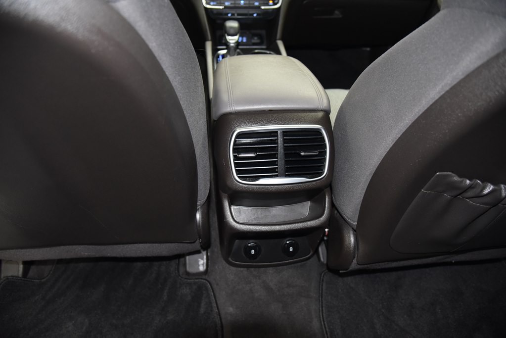 2020 Hyundai Santa Fe Image 21