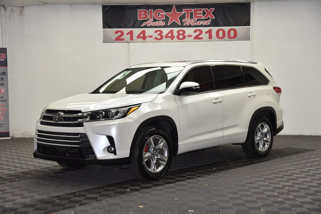 2017 Toyota Highlander Image 1