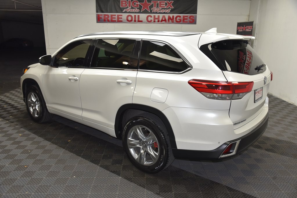 2017 Toyota Highlander Image 3
