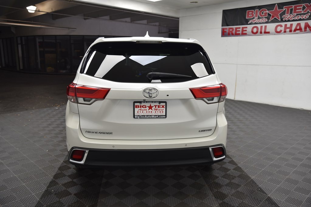 2017 Toyota Highlander Image 4