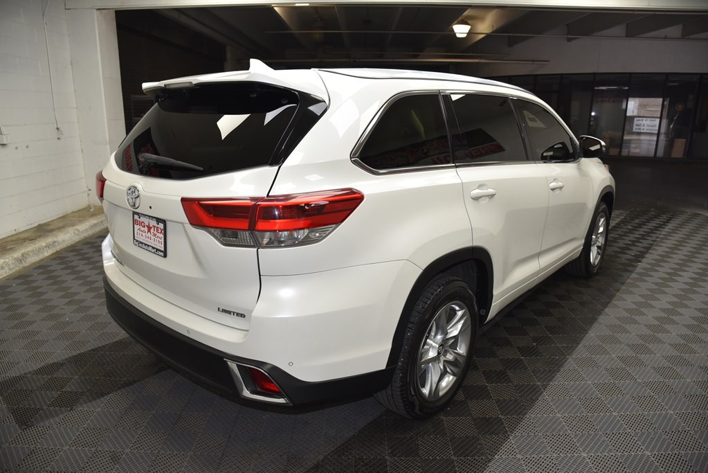 2017 Toyota Highlander Image 5