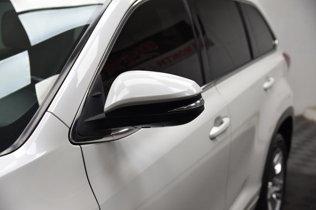 2017 Toyota Highlander Image 10