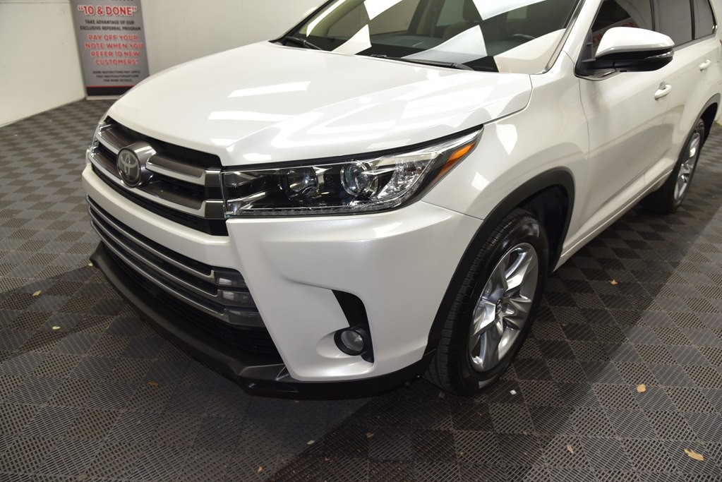2017 Toyota Highlander Image 11
