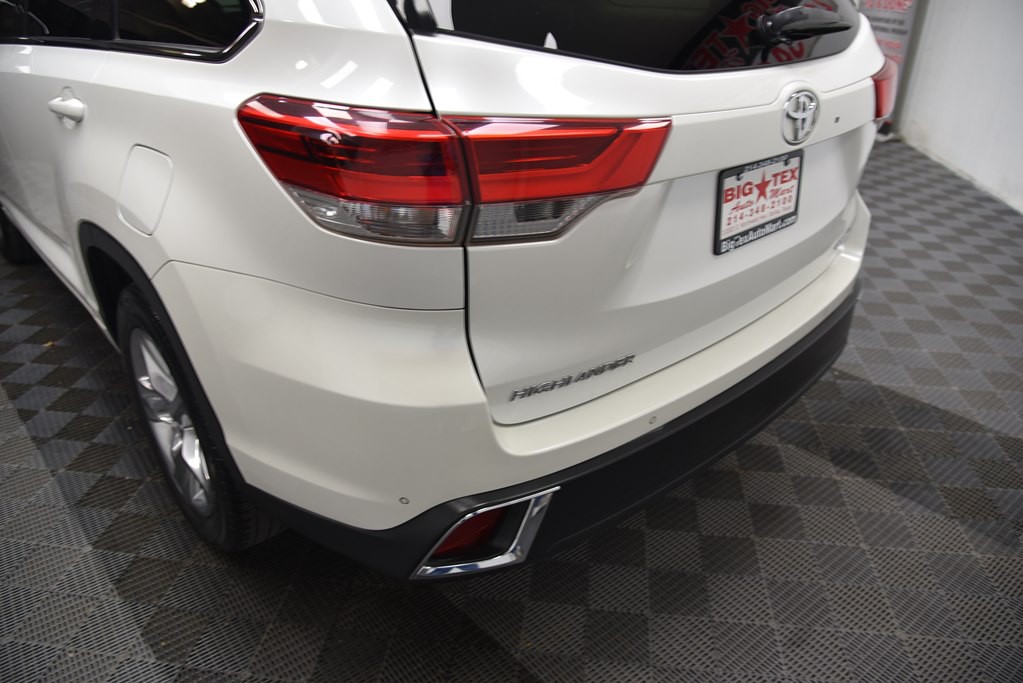 2017 Toyota Highlander Image 15