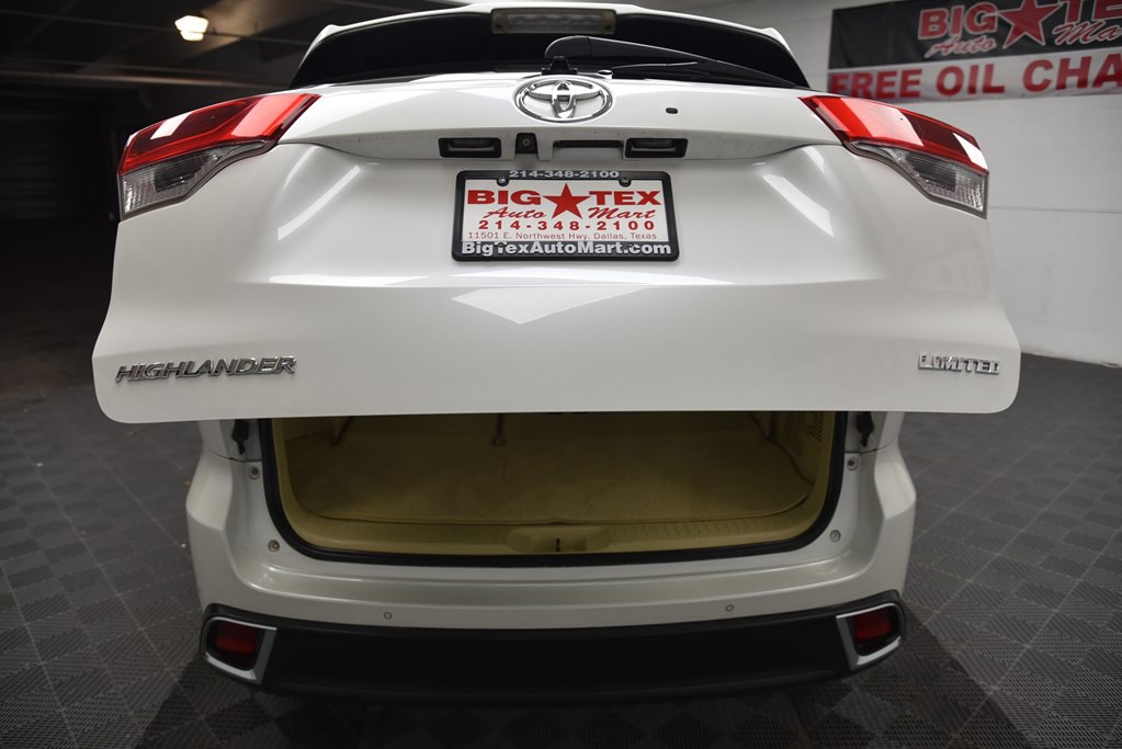 2017 Toyota Highlander Image 18