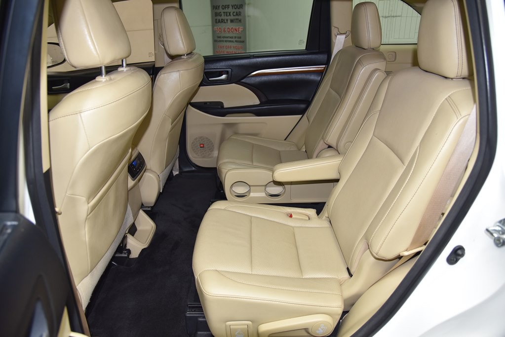 2017 Toyota Highlander Image 21