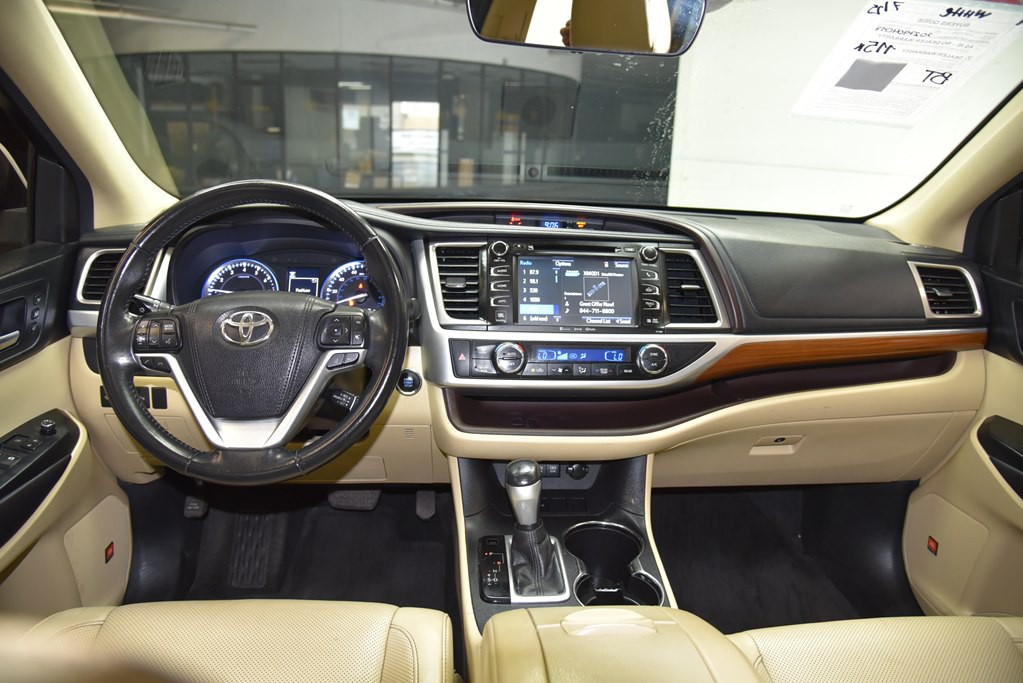 2017 Toyota Highlander Image 23