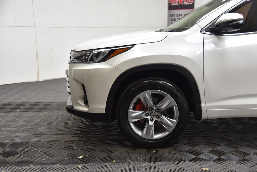 2017 Toyota Highlander Image 36